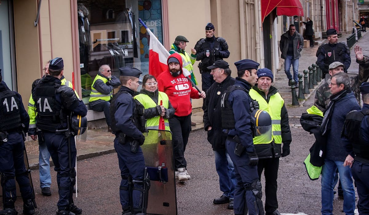 Peu de commerçants et artisans victimes des manifestations des gilets jaunes ont fait appel aux dispositifs mis en place pour les soutenir. Peu de commerçants et artisans victimes des manifestations des gilets jaunes ont fait appel aux dispositifs mis en place pour les soutenir.