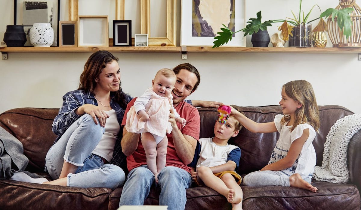 En 2019, les plafonds de ressources pour avoir droit aux prestations familiales sont revalorisés de 1 %. En 2019, les plafonds de ressources pour avoir droit aux prestations familiales sont revalorisés de 1 %.