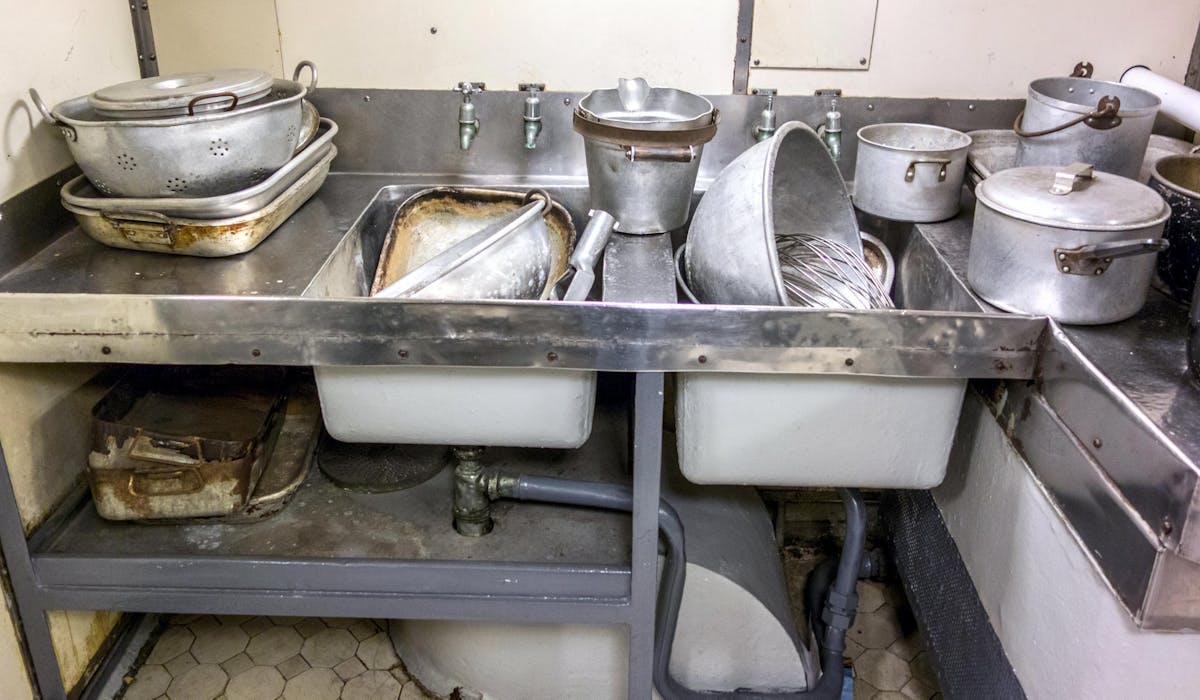 Vous pouvez faire un signalement concernant la cuisine sale d’un restaurant. Vous pouvez faire un signalement concernant la cuisine sale d’un restaurant.