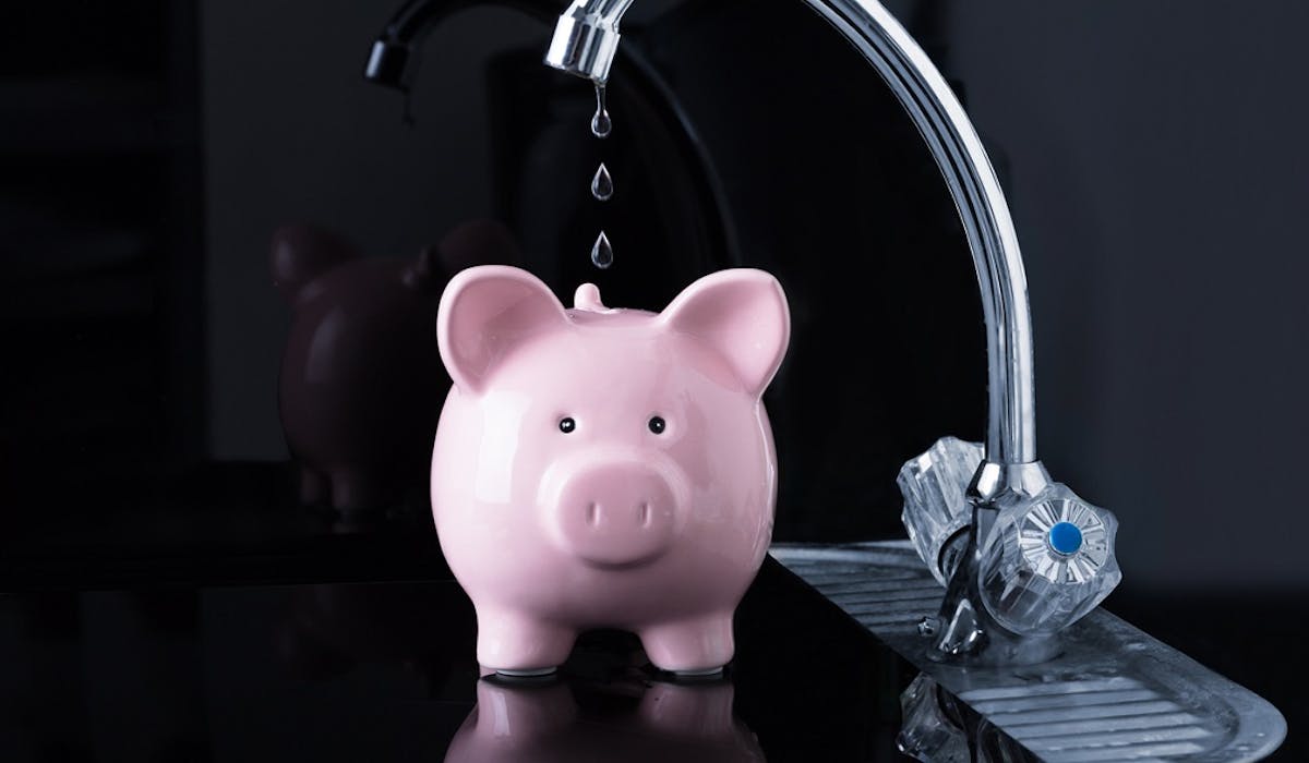 Avec quelques gestes simples, il est possible de réduire jusqu’à 30 % de sa consommation d’eau. Avec quelques gestes simples, il est possible de réduire jusqu’à 30 % de sa consommation d’eau.