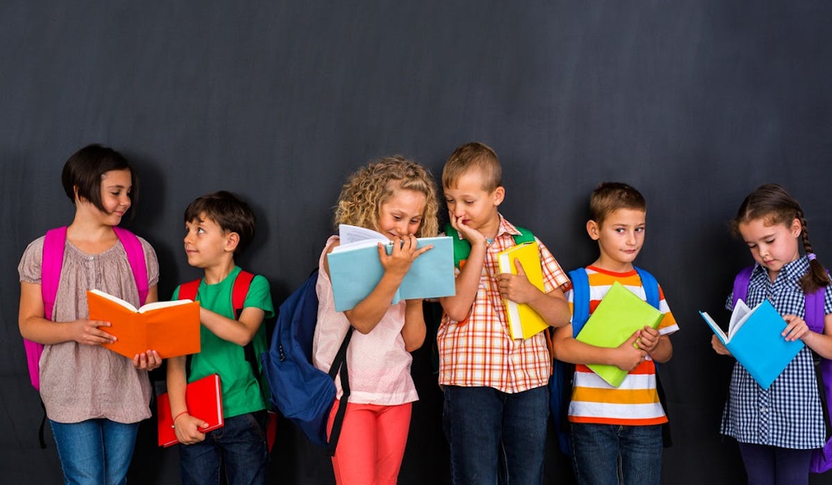 L’allocation de rentrée scolaire est revalorisée de 0,3 % pour la rentrée 2019. L’allocation de rentrée scolaire est revalorisée de 0,3 % pour la rentrée 2019.