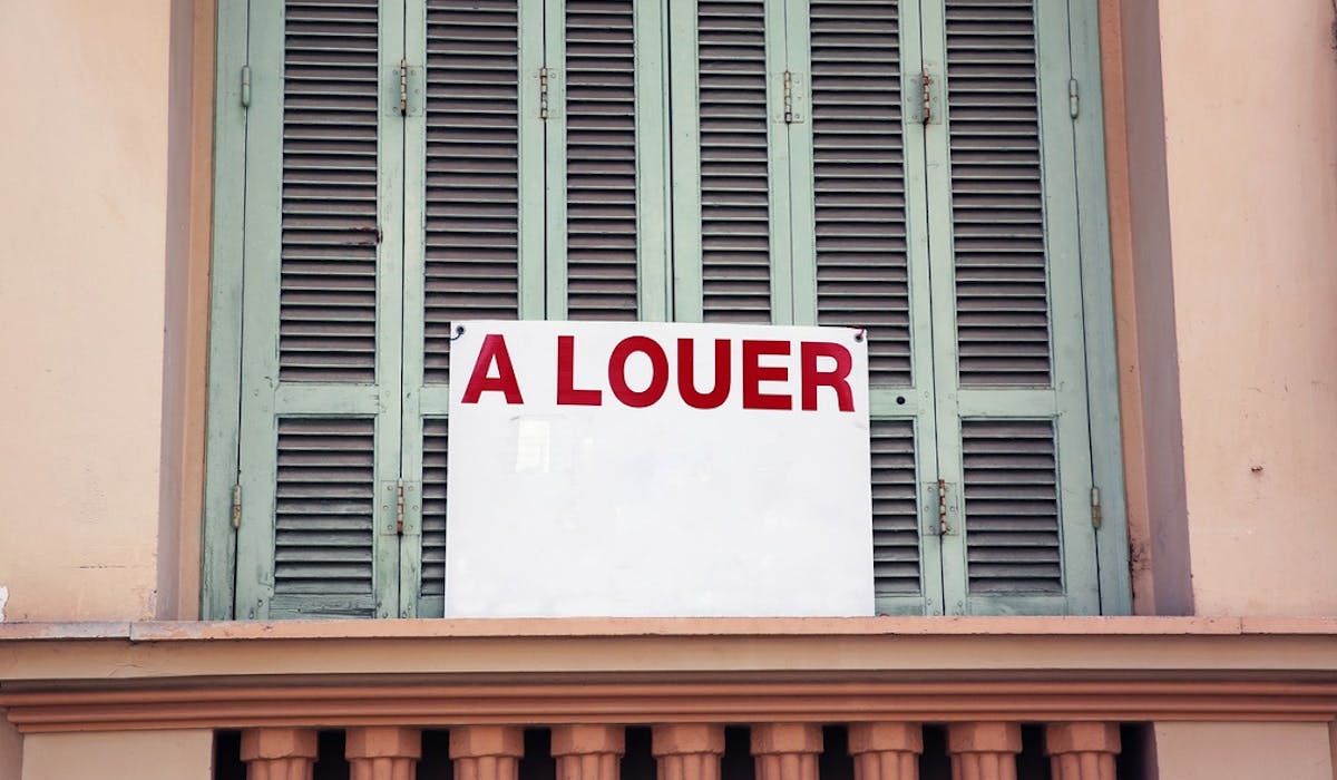 Les communes qui le souhaitent peuvent mettre en place un permis de louer pour vérifier l’état des logements mis en location. Les communes qui le souhaitent peuvent mettre en place un permis de louer pour vérifier l’état des logements mis en location.