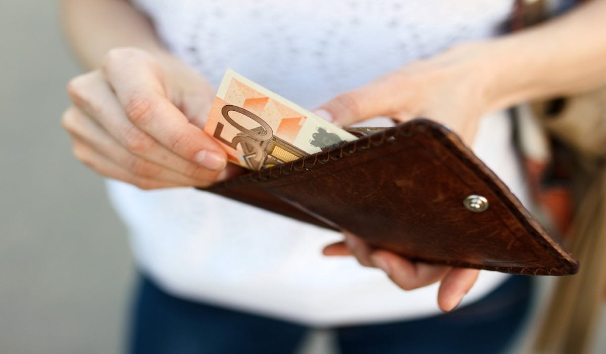 Des allocataires ont été privés de RSA en raison de dons financiers réguliers sur leur compte bancaire. Des allocataires ont été privés de RSA en raison de dons financiers réguliers sur leur compte bancaire.