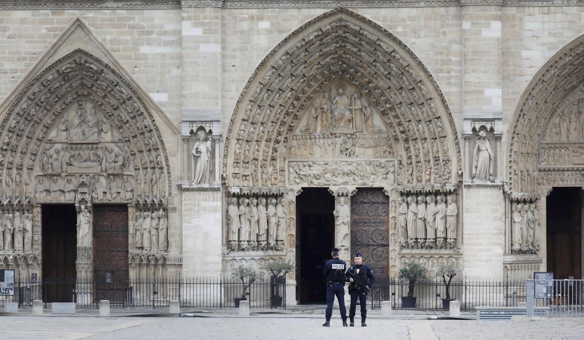Notre-Dame de Paris le 16 avril, après l’incendie. Notre-Dame de Paris le 16 avril, après l’incendie.