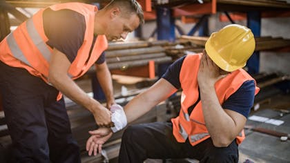 Lorsqu'un salarié est victime d'une accident lié à son travail, il doit en informer son employeur dans les 24 heures.