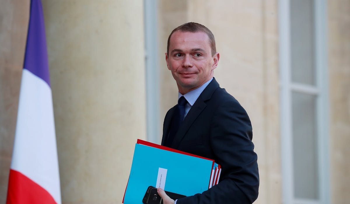 Fonction Publique Bientot Une Prime De Precarite Pour Les