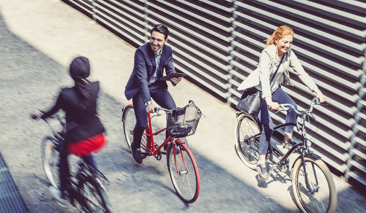 Les employés venant au travail en vélo ou en covoiturage pourront recevoir une prime mobilité de 400 € maximum par an. Les employés venant au travail en vélo ou en covoiturage pourront recevoir une prime mobilité de 400 € maximum par an.