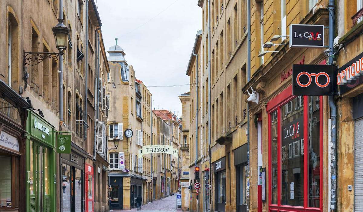 Metz est la préfecture du département de la Moselle.