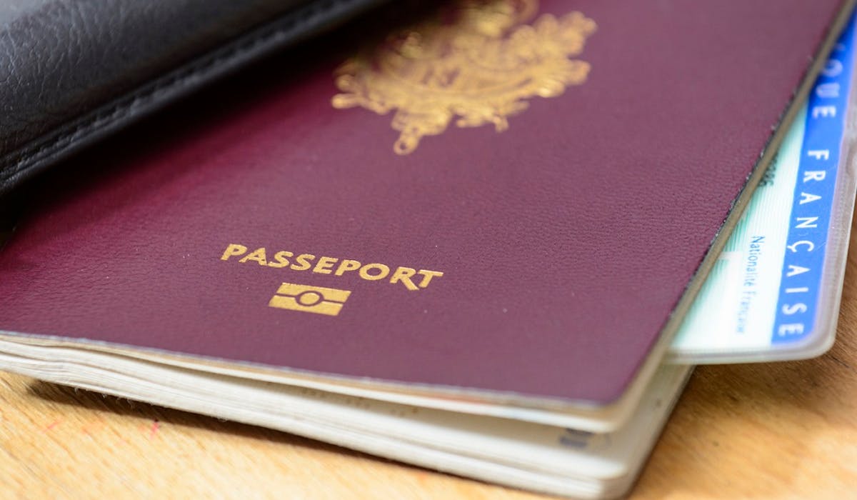 Carte D Identite De Plus De Dix Ans Comment La Renouveler