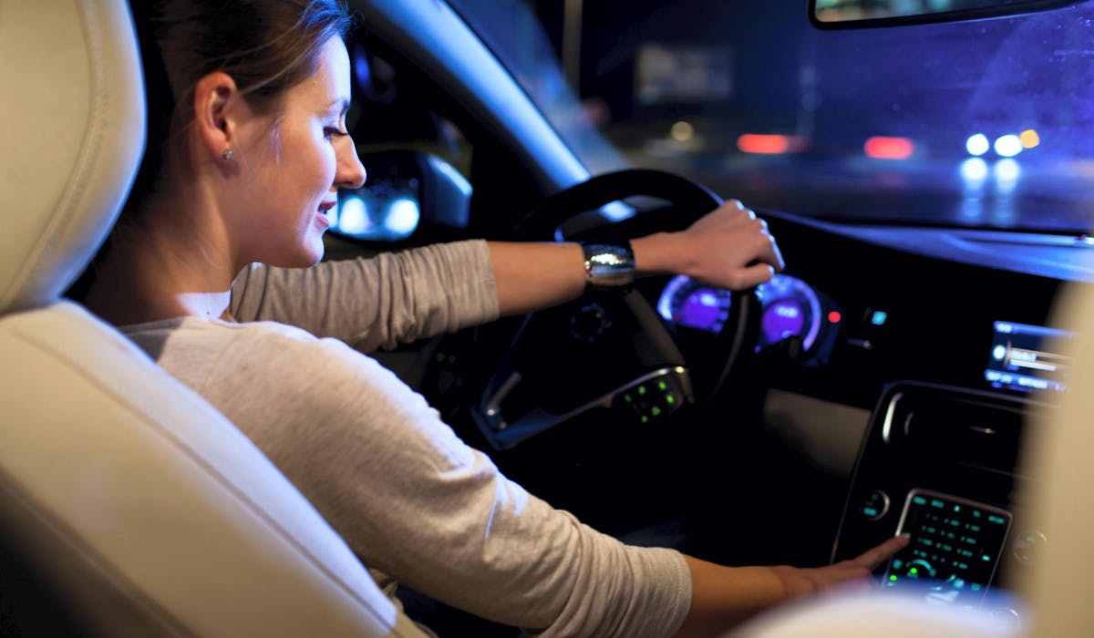 Les radars tronçons mesurent la vitesse moyenne des conducteurs sur une portion de route.