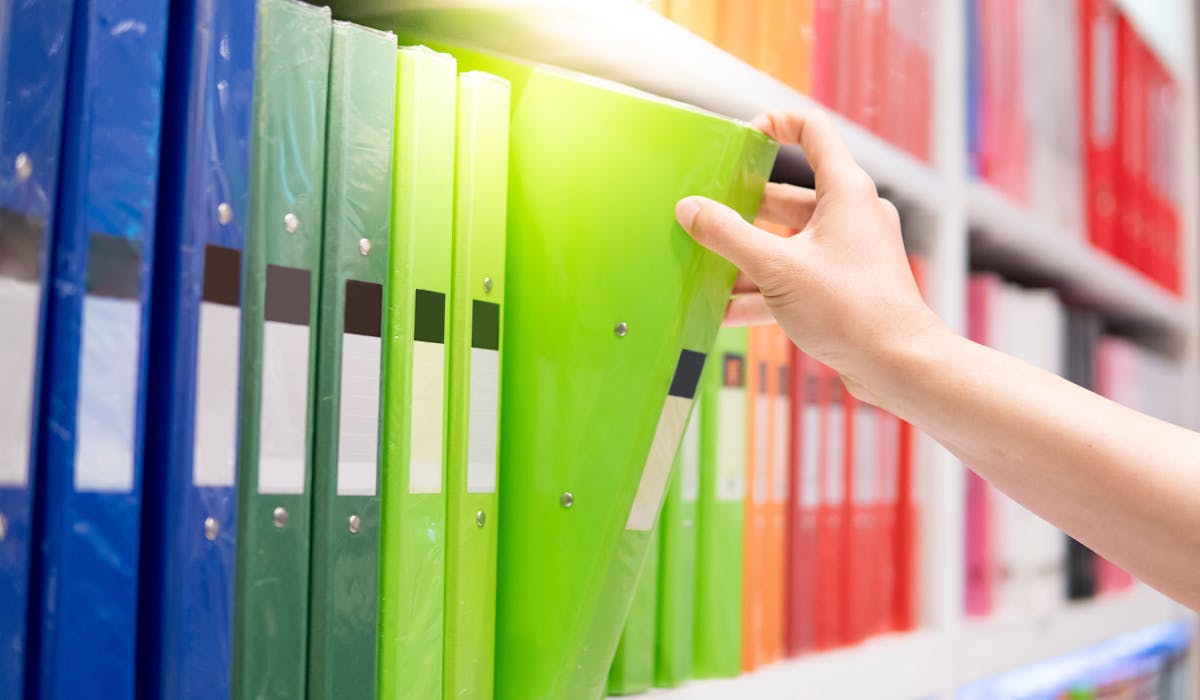 Le fichier doit être accessible aux administrateurs de biens.