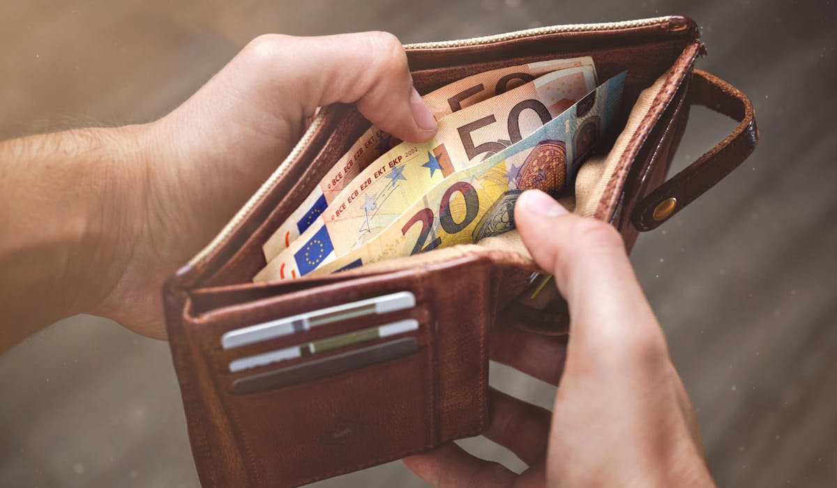 De nombreuses personnes économisent plus que d’habitude.