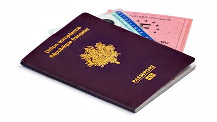 Carte d’identité, passeport, permis de conduire : comment les renouveler pendant le confinement ?