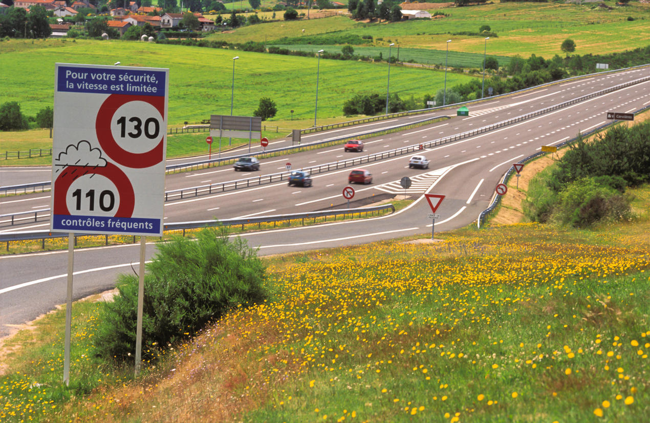 Vitesse Maximale De 110 Km Par Heure Qu Est Ce Que Ca Changerait Dossier Familial