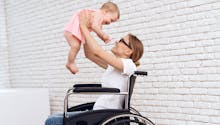 PCH parentalité : jusqu’à 900 euros par mois pour les parents handicapés