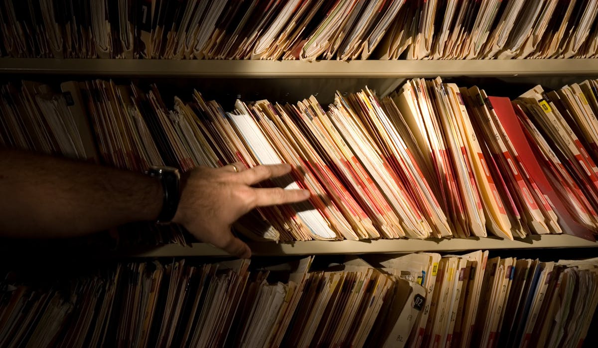 Fichiers, dossiers, main, recherche
