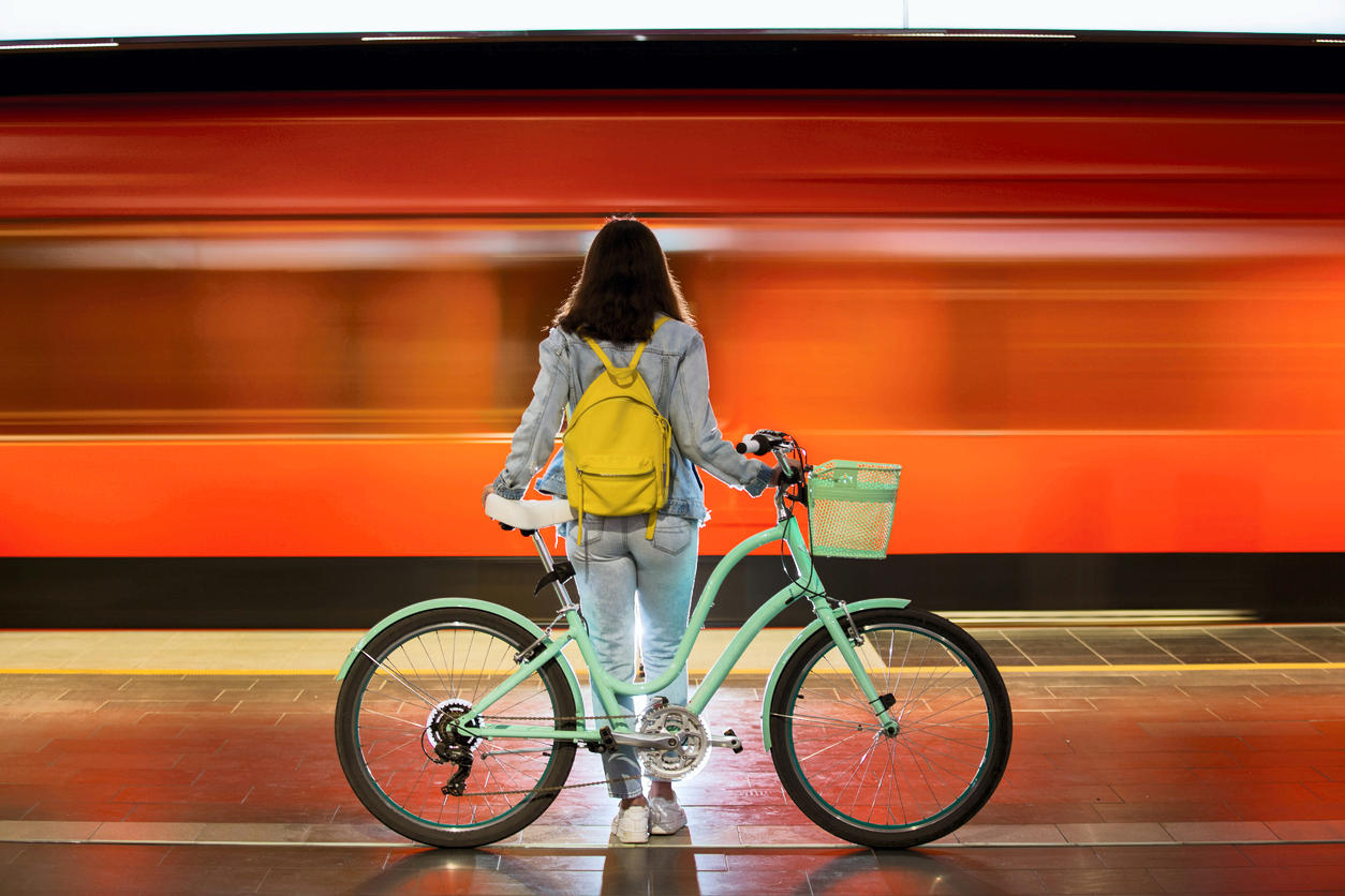 TGV et TER des emplacements obligatoires pour les v los Merci