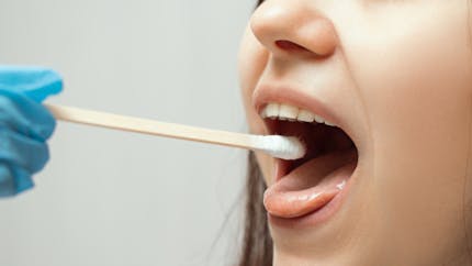 Covid-19 : les tests salivaires arrivent dans les écoles