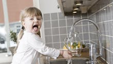 Pesticides, pollution : vérifiez si votre eau du robinet est de bonne qualité