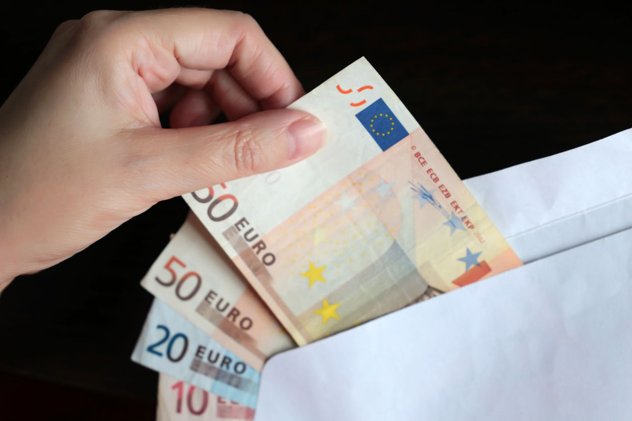 prime macron renouvelee les dates et conditions de versement en 2021 dossier familial