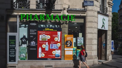 Devanture, pharmacie, Paris