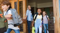 Vacances : que risquez-vous si votre enfant manque la fin de l’année scolaire ?