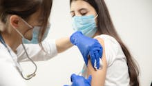 Vaccination obligatoire, pass sanitaire étendu : que risquent les professionnels non-vaccinés ?