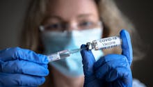Covid-19 : le vaccin protège-t-il de la contamination et de la transmission ?
