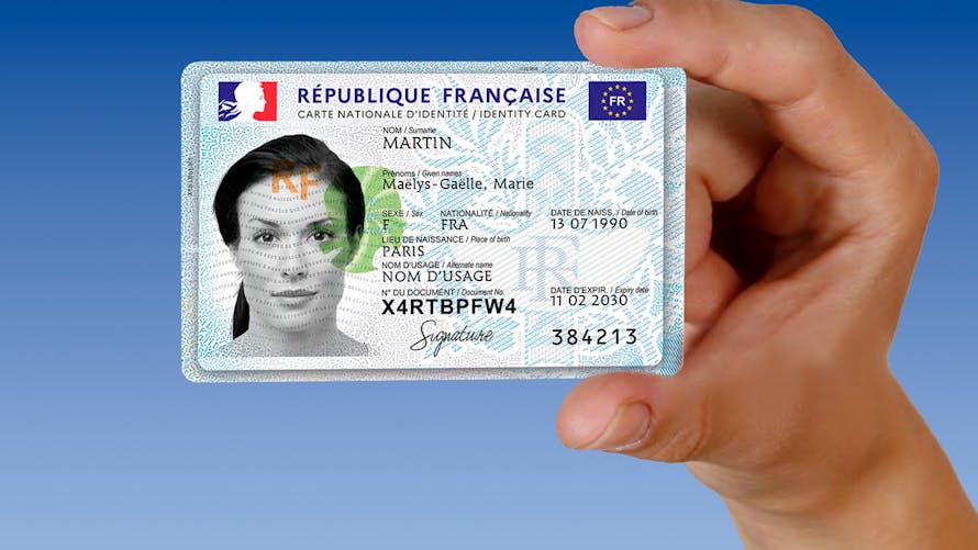 Nouveau format avec puce : tout savoir sur la nouvelle carte d'identité française