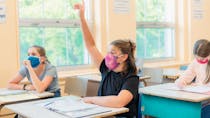 Covid-19 : bientôt des capteurs de CO2 et purificateurs d’air dans les classes ?