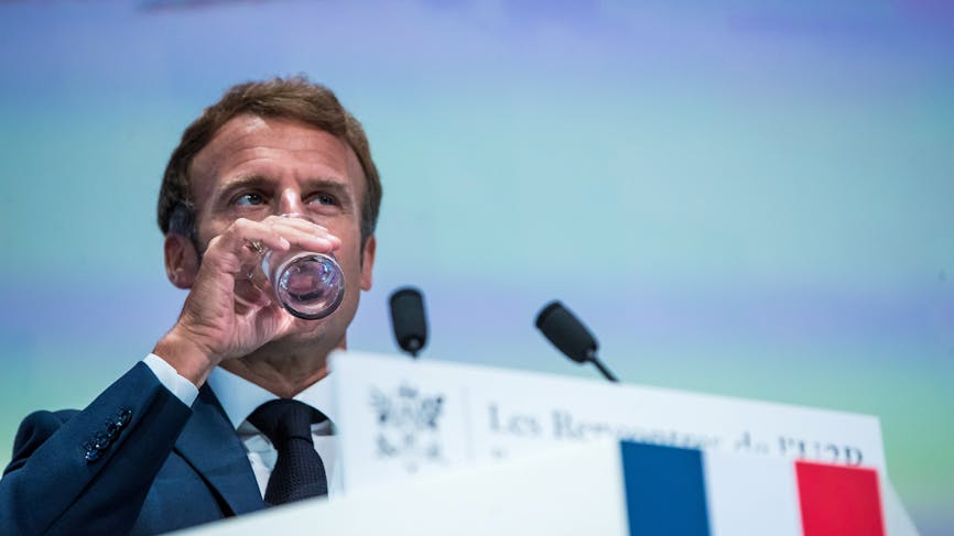 Emmanuel Macron, verre d’eau, discours, Union des entreprises de proximité