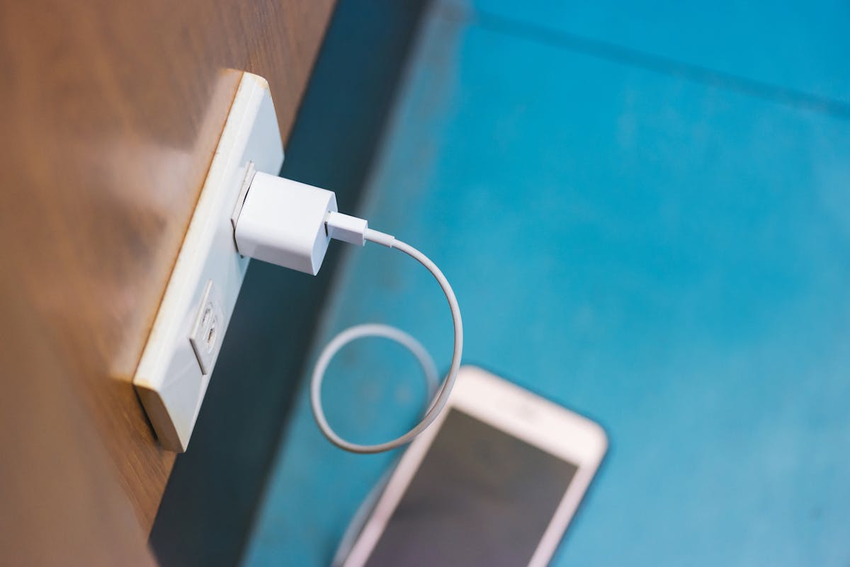 Apple, Samsung, Huawei… Vers un chargeur USB-C obligatoire pour tous les  smartphones ?