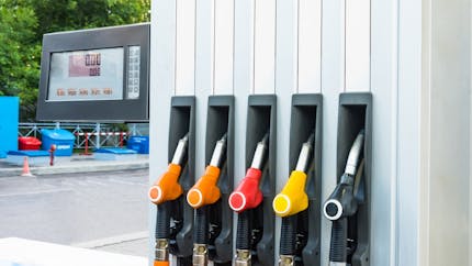 Hausse des prix de l’essence : bientôt un chèque carburant ?