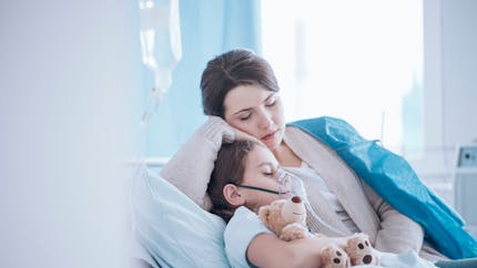 Cancer d’un enfant : les parents auront droit à 2 jours de congé à l’annonce du diagnostic