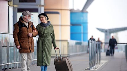 Train, avion, location de voiture... Voyagez moins cher avec les réductions accordées aux seniors !