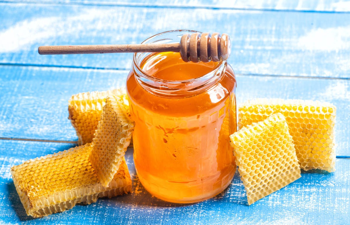 Origine du miel : l'étiquetage des miels mélangés conditionnés en France  bientôt transparent
