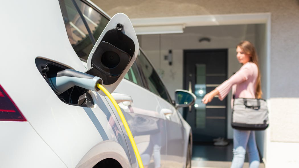 Achat d’une voiture électrique ou hybride : un prêt à taux zéro expérimenté en 2023