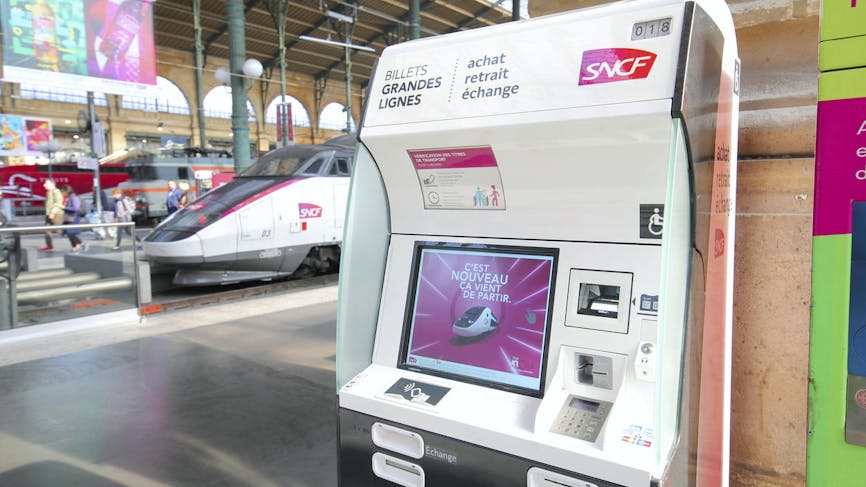 Gare SNCF, guichet automatique, automate