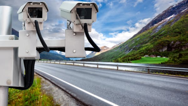 Sécurité routière : pourquoi les radars tronçons sont-ils amenés à disparaître ?