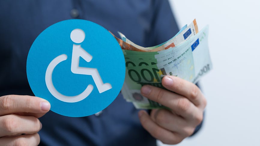 L'allocation aux adultes handicapés (AAH) est versée tous les mois par la CAF et la MSA à plus d'un million de Français.