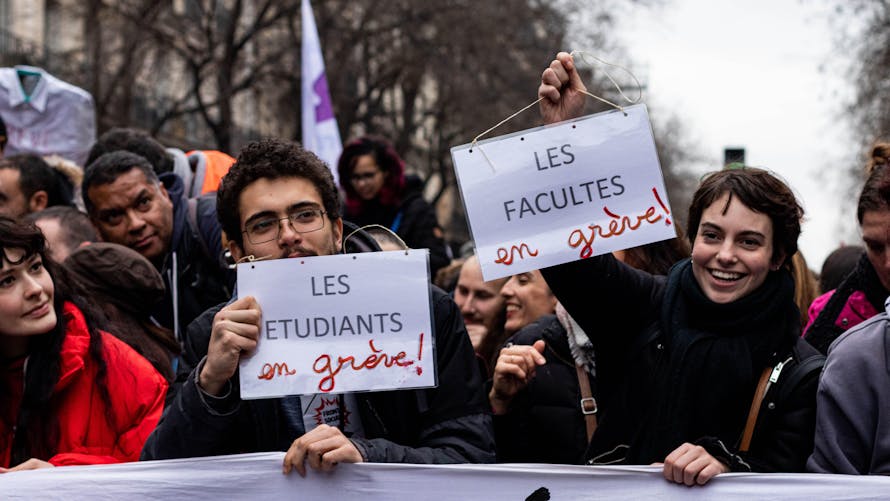 Les manifestations non déclarées contre la réforme des retraites se succèdent depuis quelques jours en France.