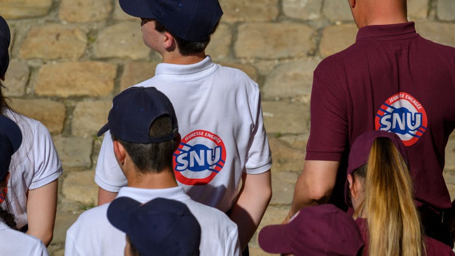 Le Service national universel (SNU) a déjà été expérimenté par plusieurs dizaines de milliers de jeunes Français depuis 2019.