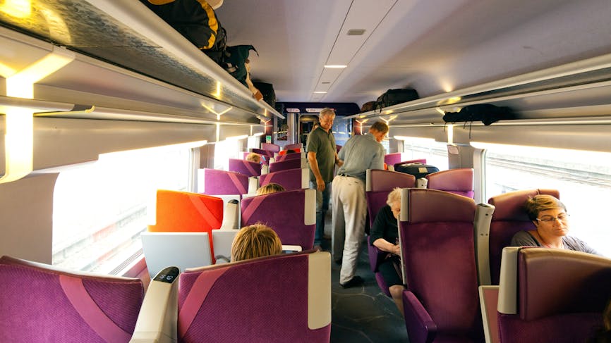 TGV train transports vacances déplacements voyage indemnisation SNCF