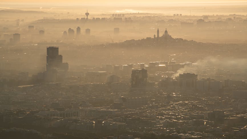 pollution paris france ciel nuages capitale ville environnement