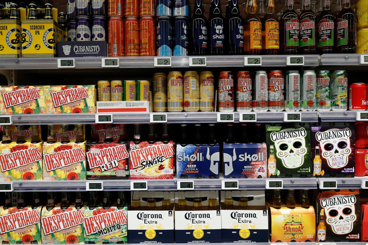Alcool : vers une hausse des prix en 2024 ? Ce que l'on sait du projet du  gouvernement d'augmenter les taxes l'an prochain 