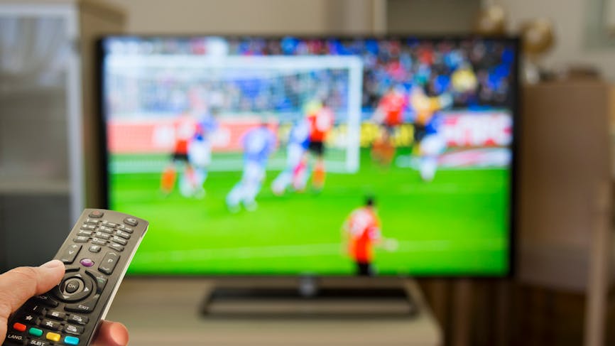 football tv television sport media canal plus bein sports dazn abonnement streaming bon plan