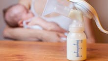 Pourquoi le gouvernement appelle les femmes à donner leur lait maternel