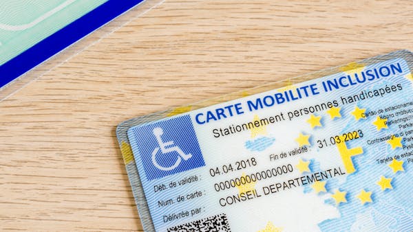 Vous avez le droit d’obtenir la carte mobilité inclusion