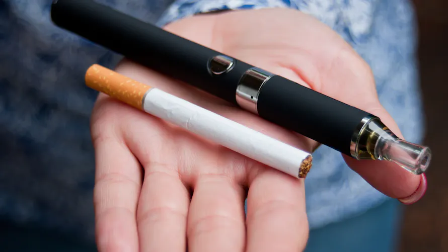 Tabac, e-cigarette : pas de hausse du prix des cigarettes mais une possible taxe sur la vape en 2025 | Merci pour l'info Tabac, e-cigarette : pas de hausse du prix des cigarettes mais une possible taxe sur la vape en 2025 | Merci pour l'info