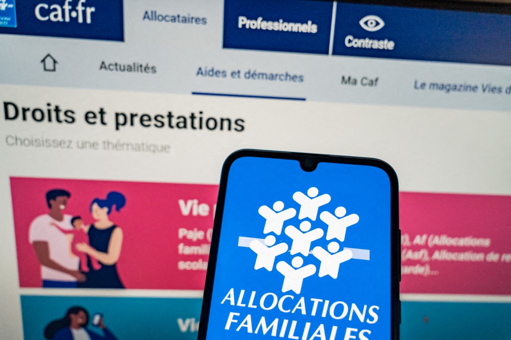 Prime d’activité : voici de combien augmentera l’aide de la CAF au 1er